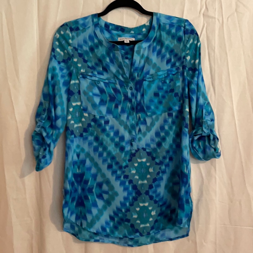 Beautiful 🤩 Silky blue top